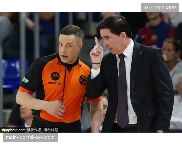 前裁判怒斥科莫点球事件：高科技时代仍现低级失误，令人震惊